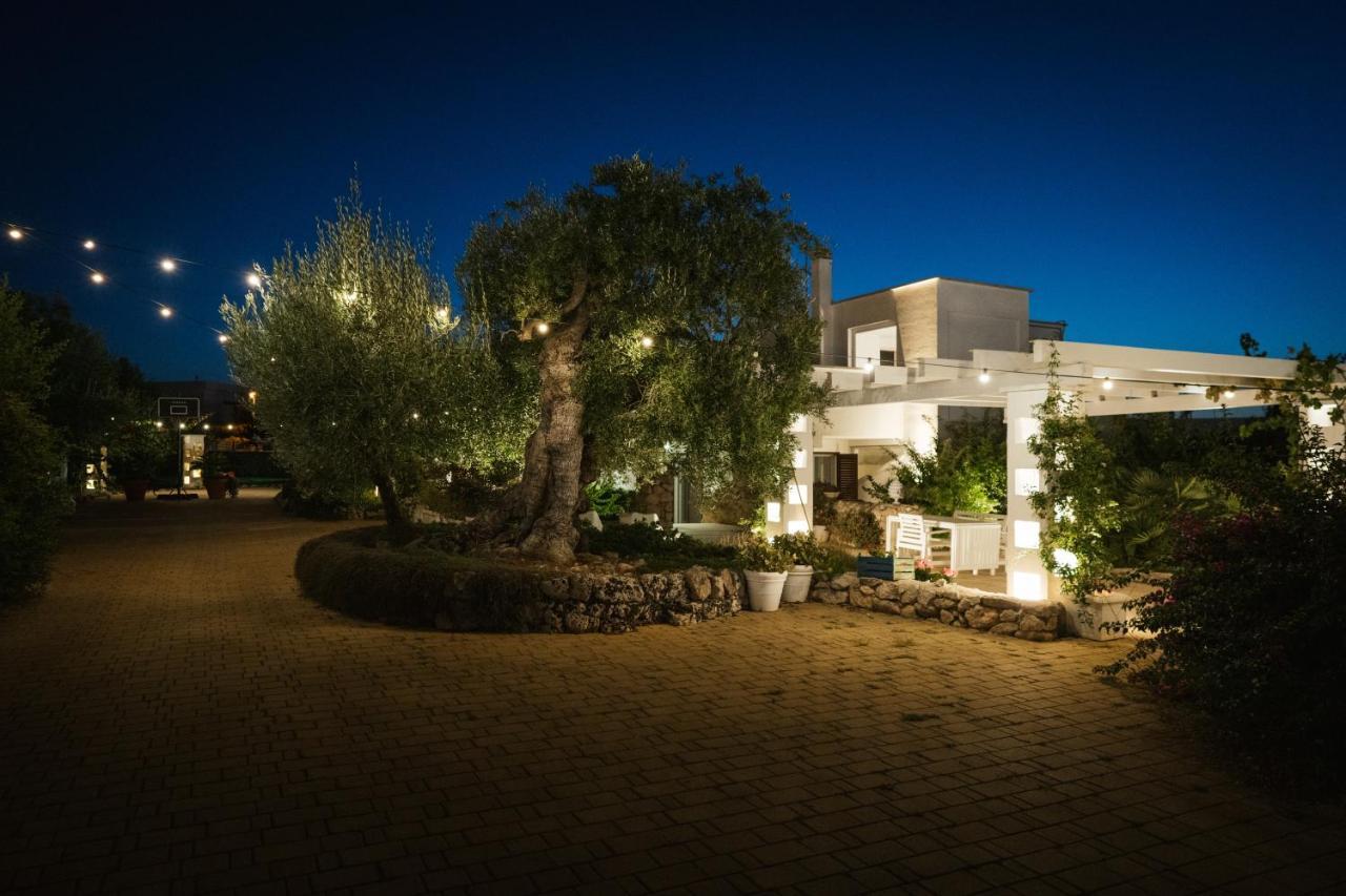 Prestigiosa Villa Con Piscina Condominiale Monopoli Exterior photo