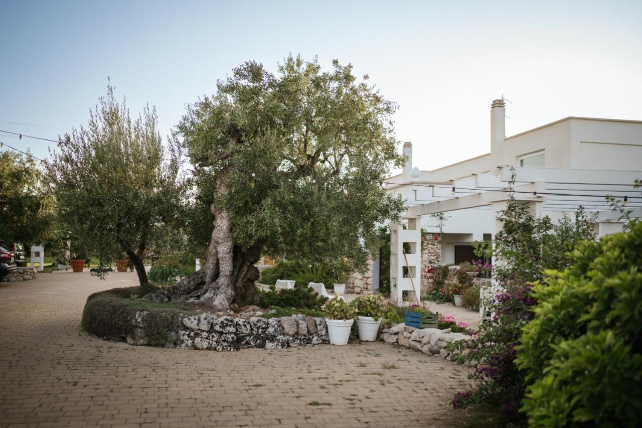 Prestigiosa Villa Con Piscina Condominiale Monopoli Exterior photo